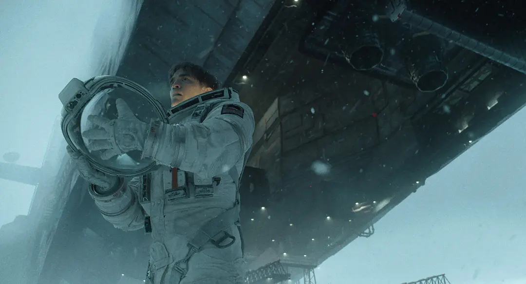 Mickey 17 – A Darkly Comic Sci-Fi Resurrection